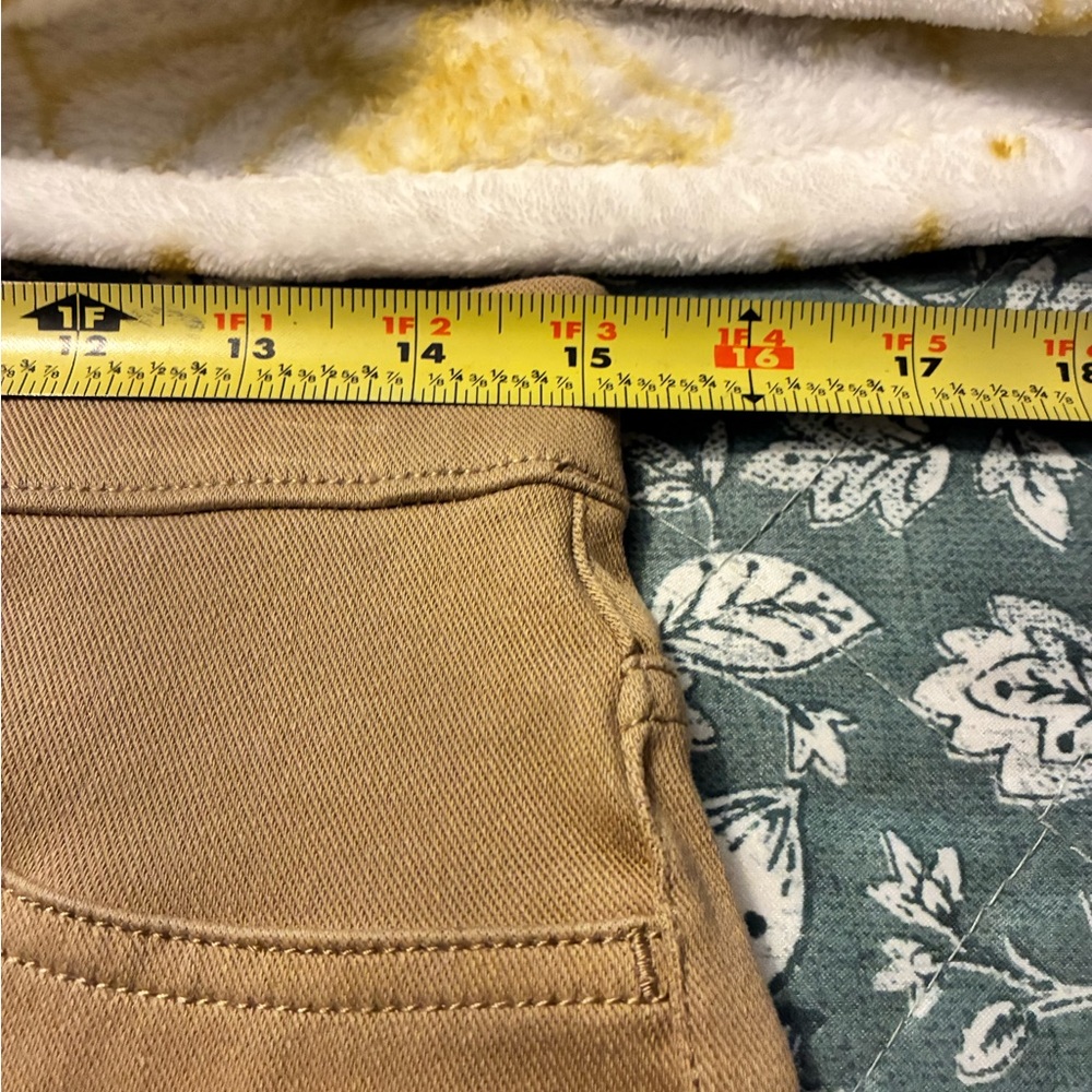 EUC Time & Tru Ladies Full Length Pull On Ankle Khaki Pants - Picture 6 of 10